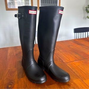 Women’s Black Hunter Rain Boots Size 8- NWOT